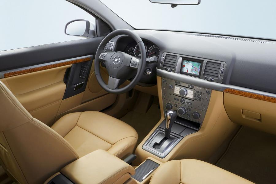  Opel Vectra GTS 2005 года  (фото 11 из 19)